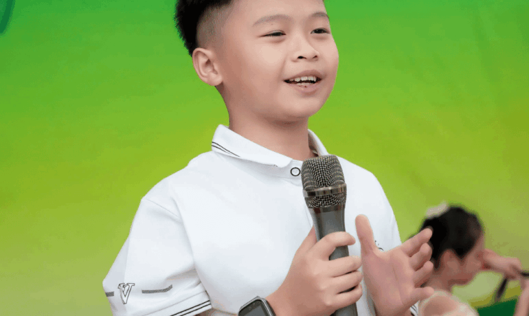 Những khoảnh khắc tự tin, tỏa sáng của các bé