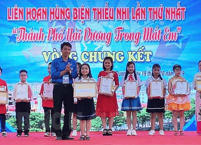 Bé Linh Nga – Con gái vừa giành giải nhất vòng chung kết “Hải Dương trong mắt em” 🏆