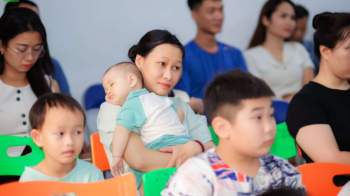 Hơn cả yêu, các bạn MC Nhí Newway