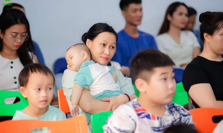 Hơn cả yêu, các bạn MC Nhí Newway