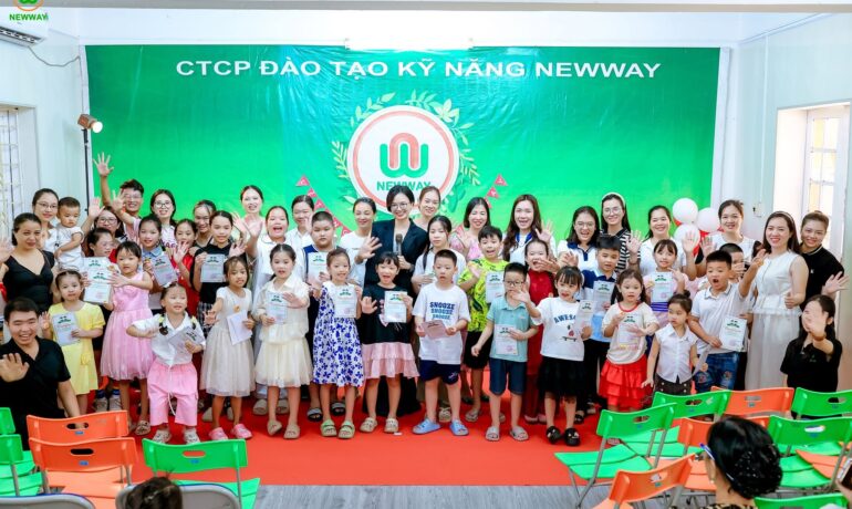 BA MẸ CÓ THẤY CON MÌNH NHƯ THẾ NÀY KHÔNG?